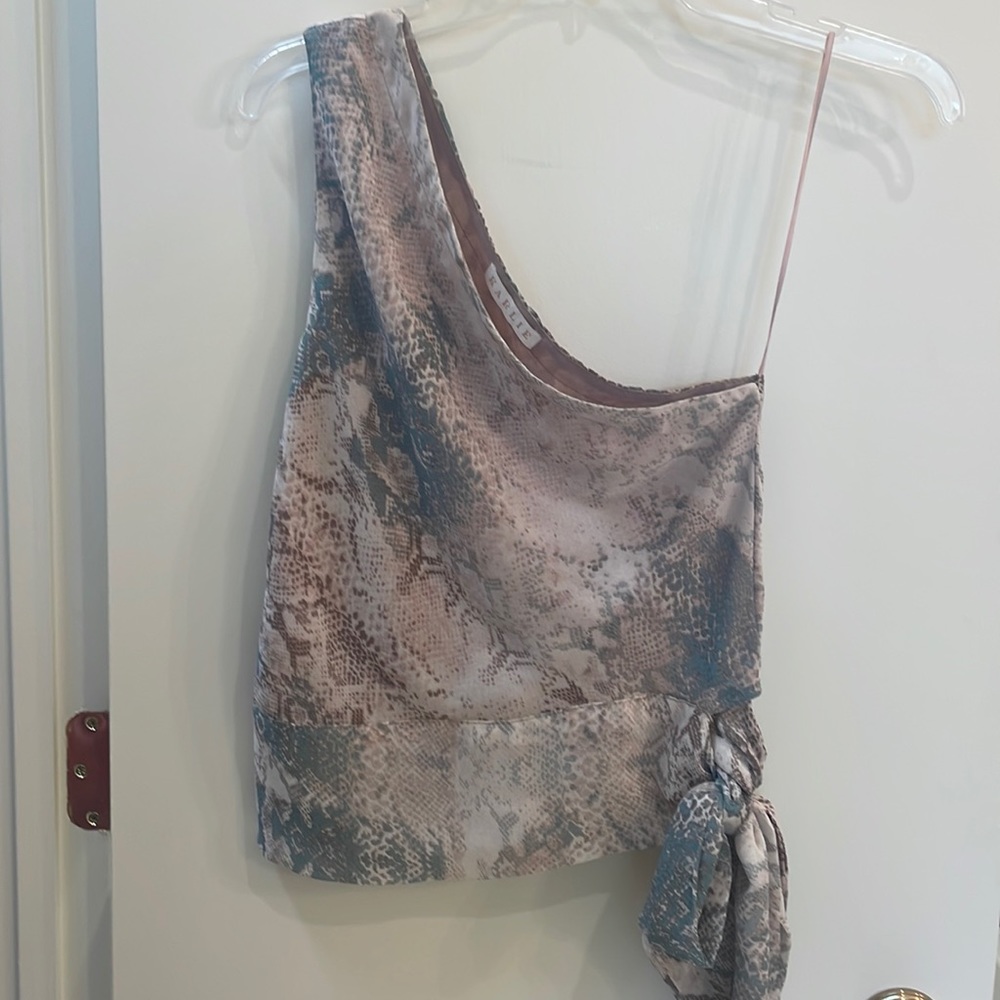Karlie one shoulder top